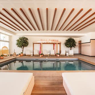 Classic Room with Courtyard View