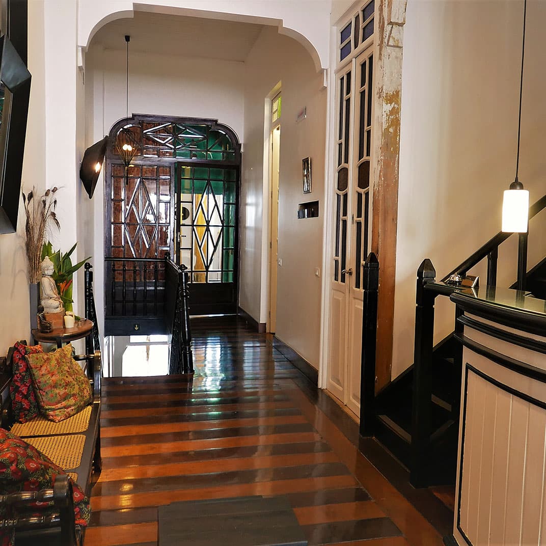 Aram Yami Hotel