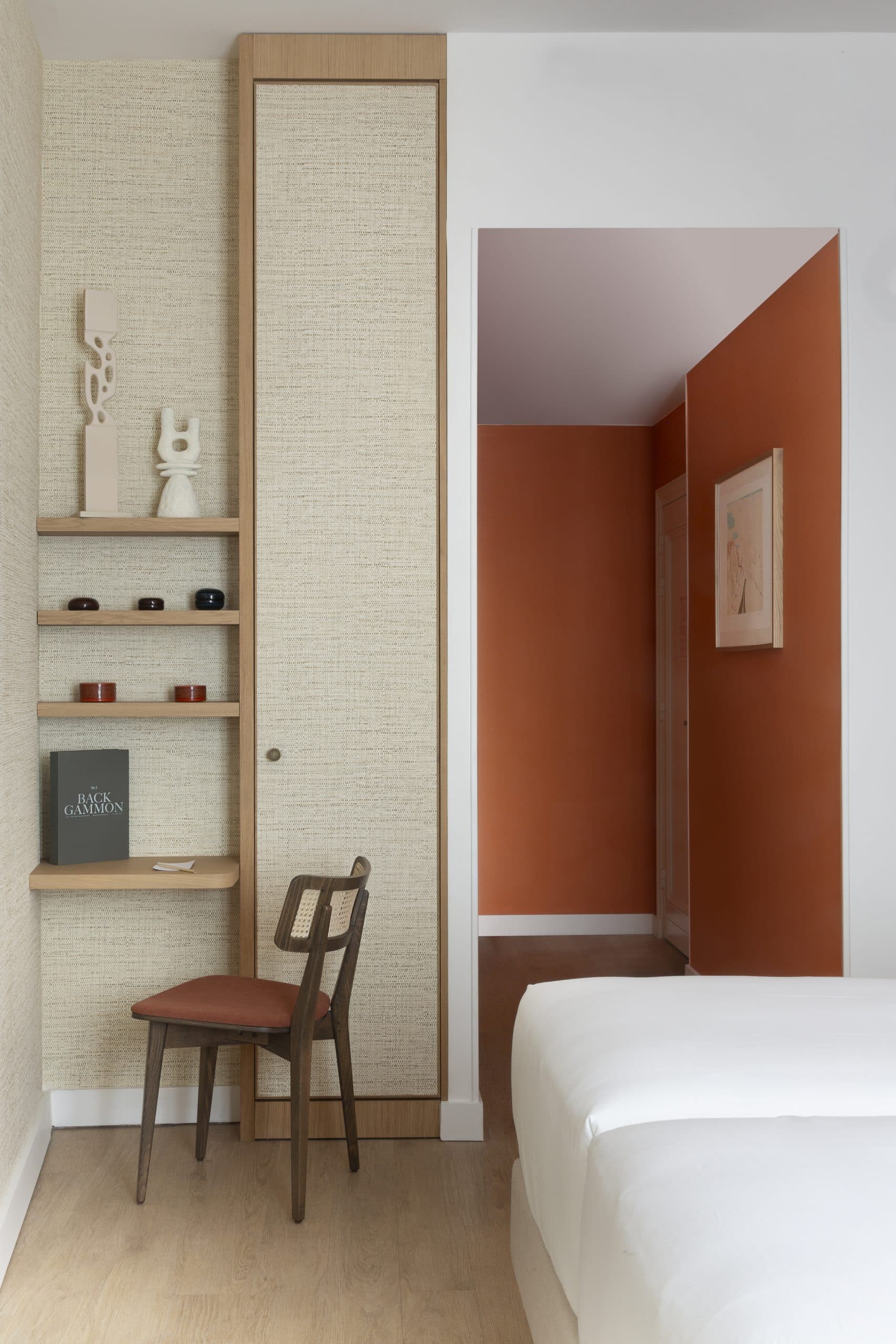 Communicating Rooms