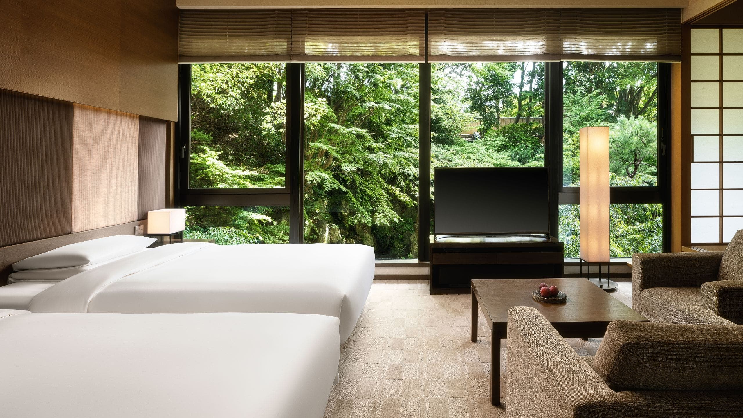 1 King Bed, Balcony, Deluxe