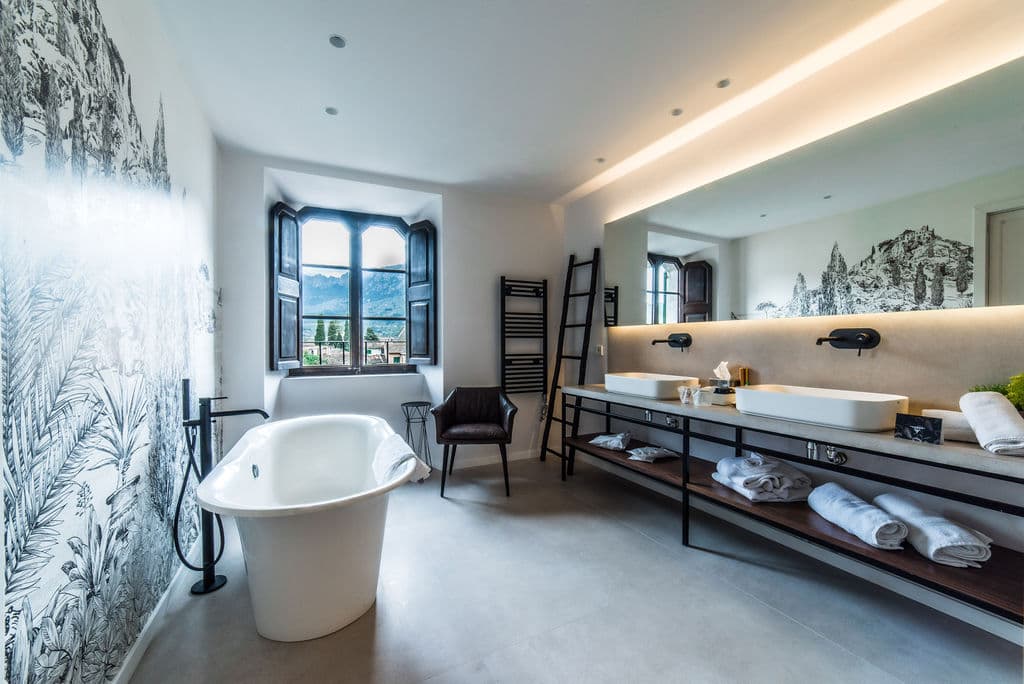 Luxury Suite