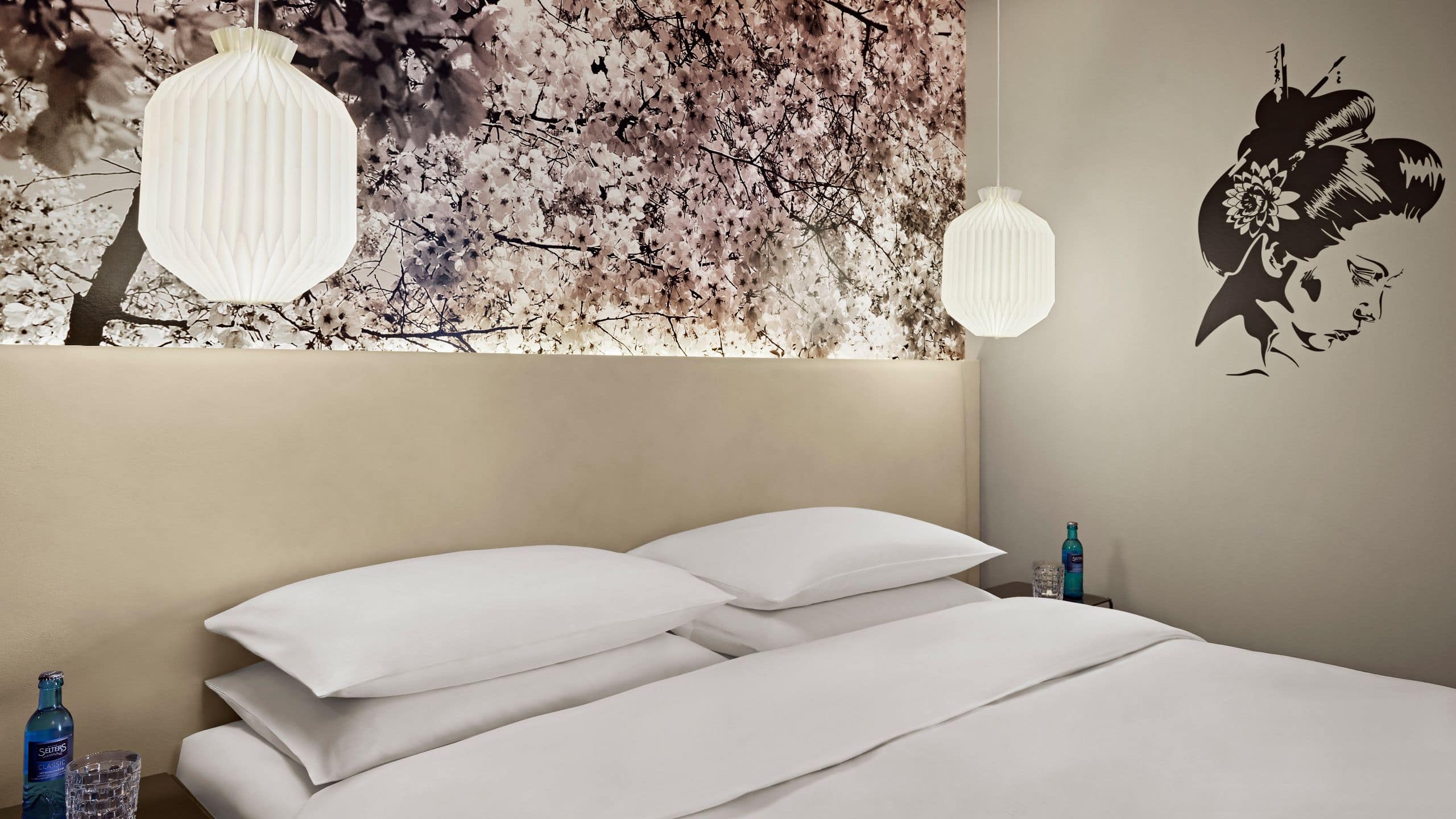 1 King Bed