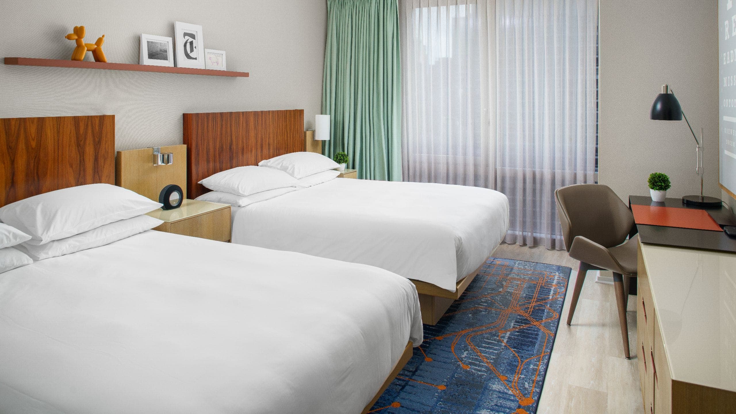 2 Queen Beds
