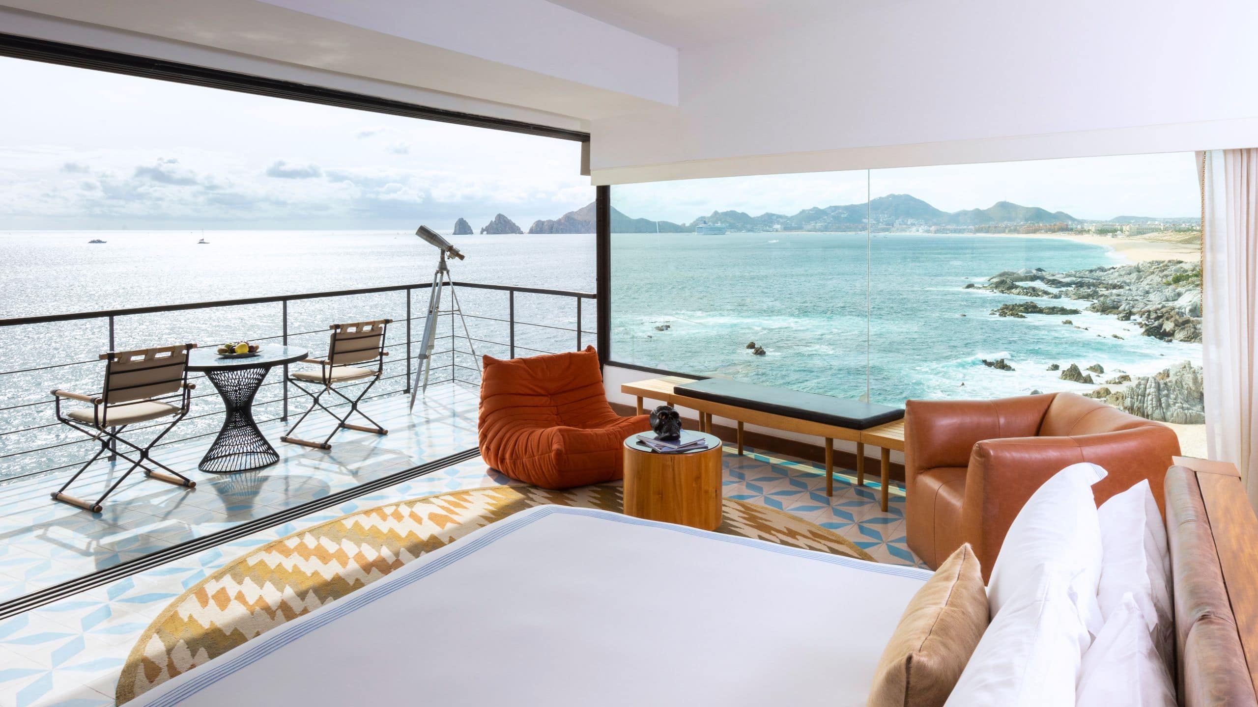 Oceanfront Surfer Residence with Plunge Pool