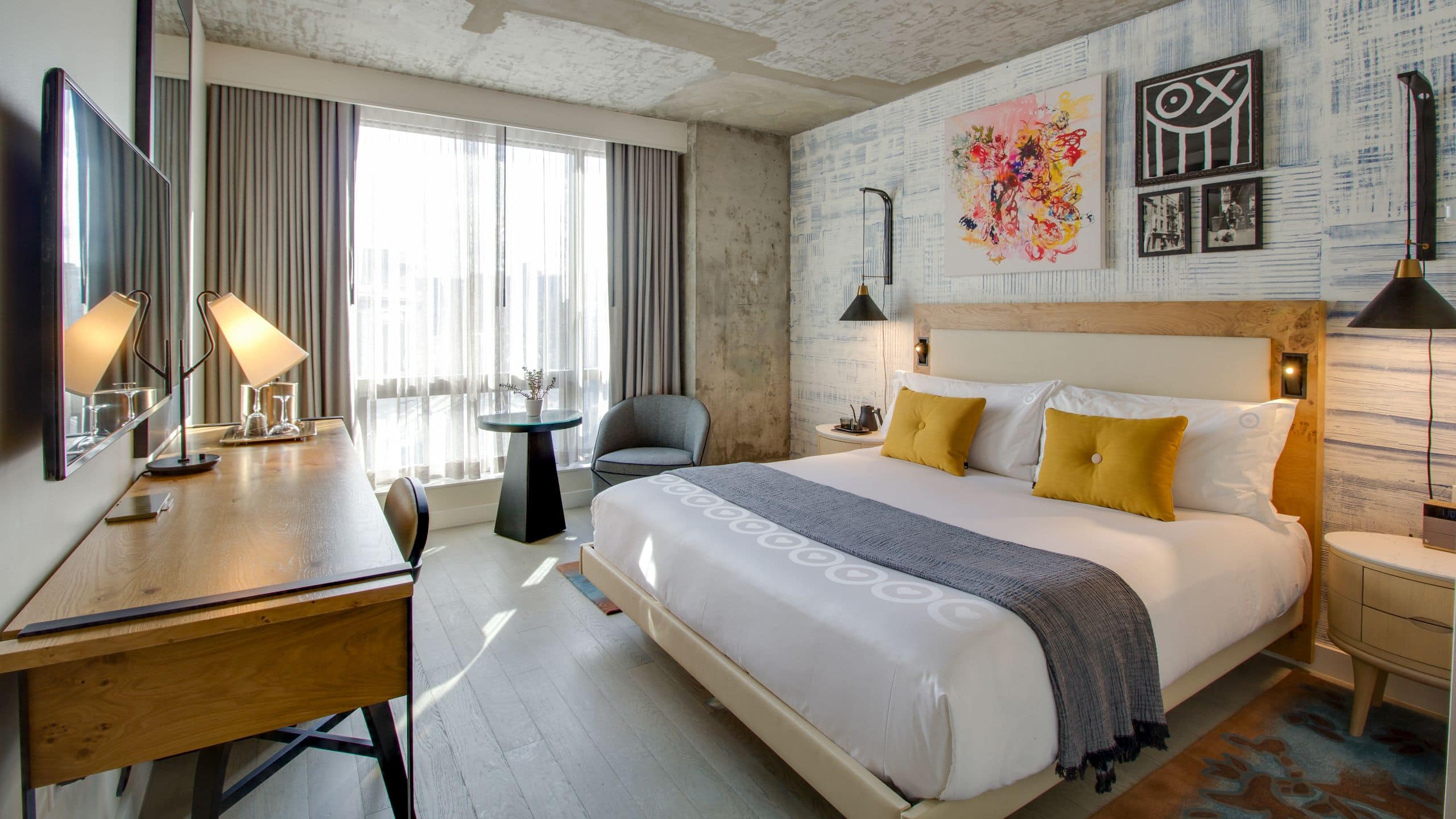 1 King Bed
