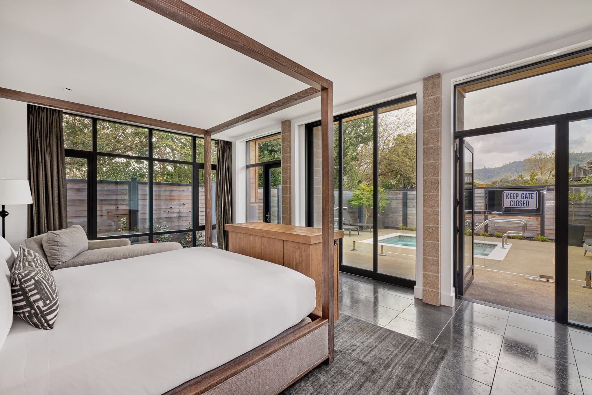 King Spa Suite