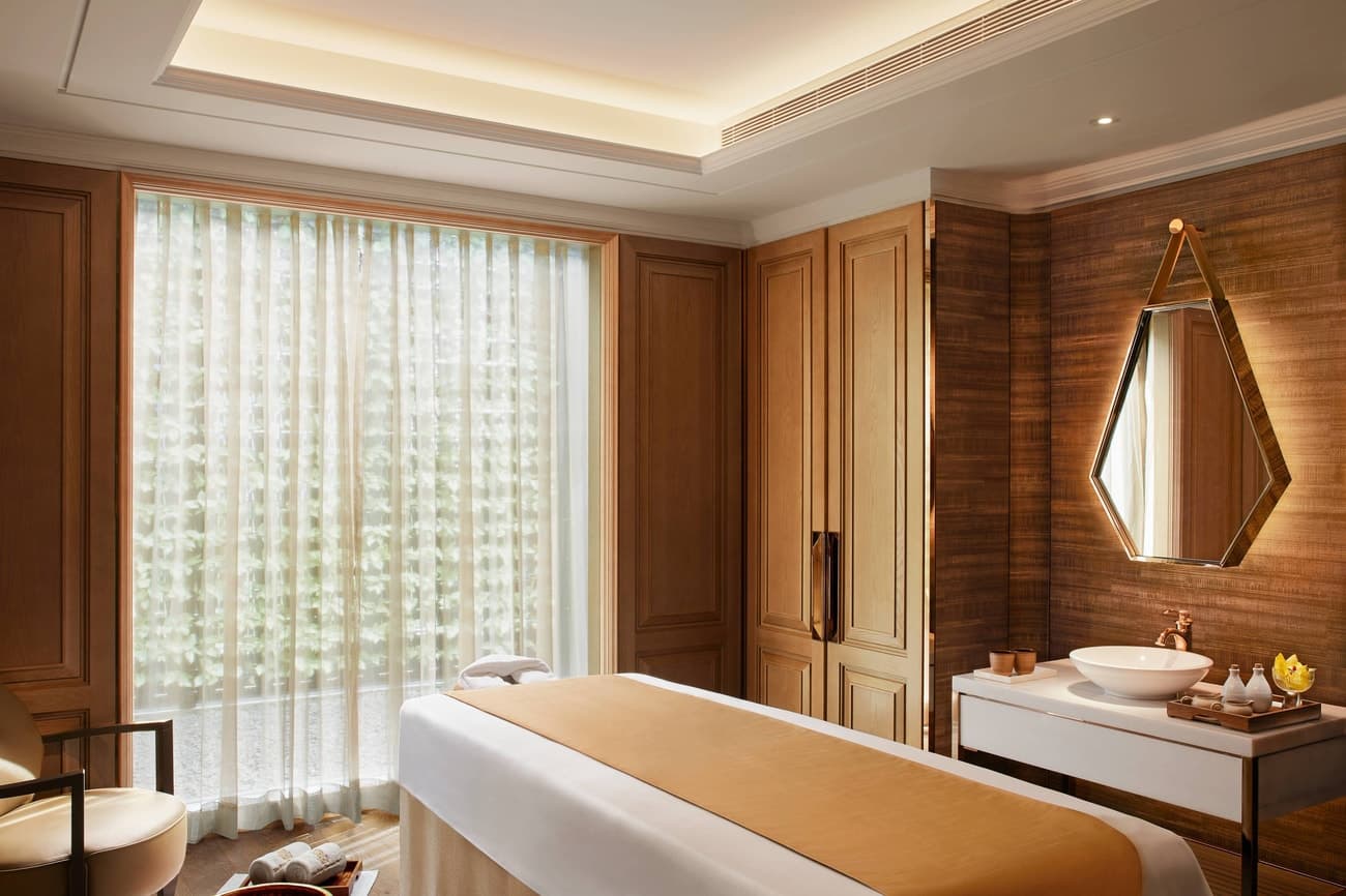 The Ritz-Carlton Suite