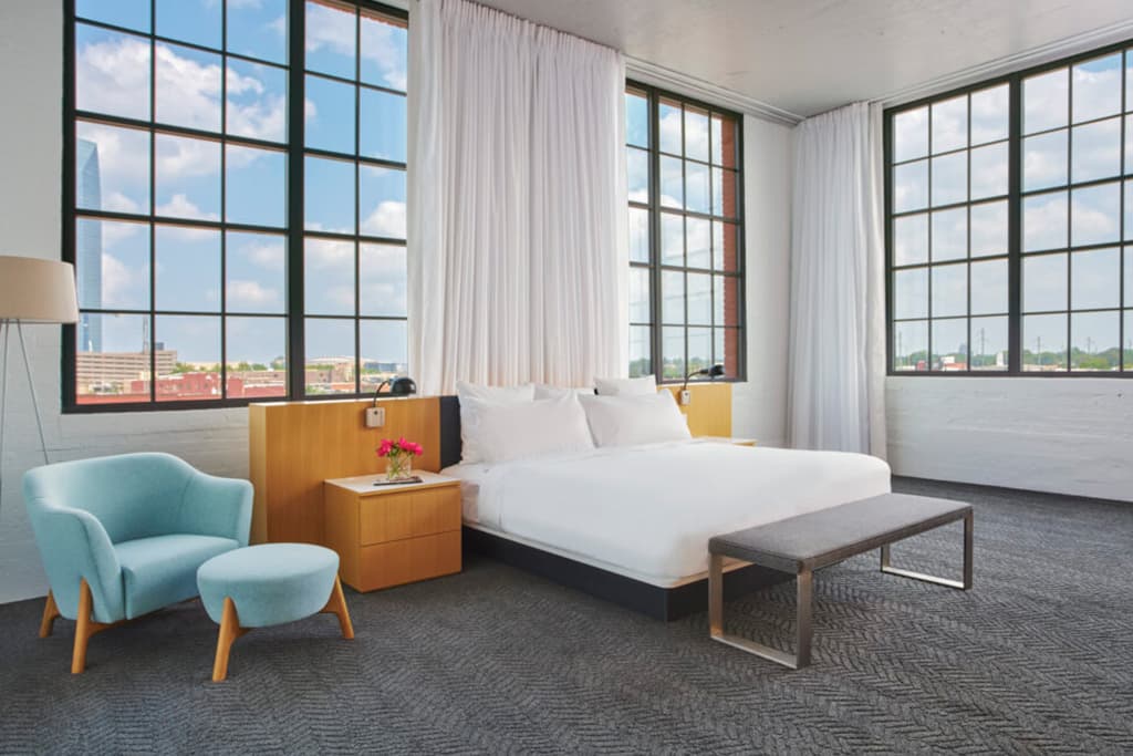 1 King Bed Premium