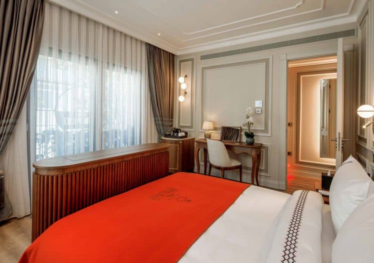 Deluxe King Room
