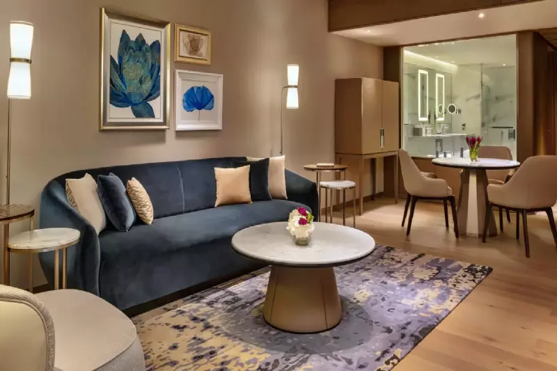Presidential Pool View Suite