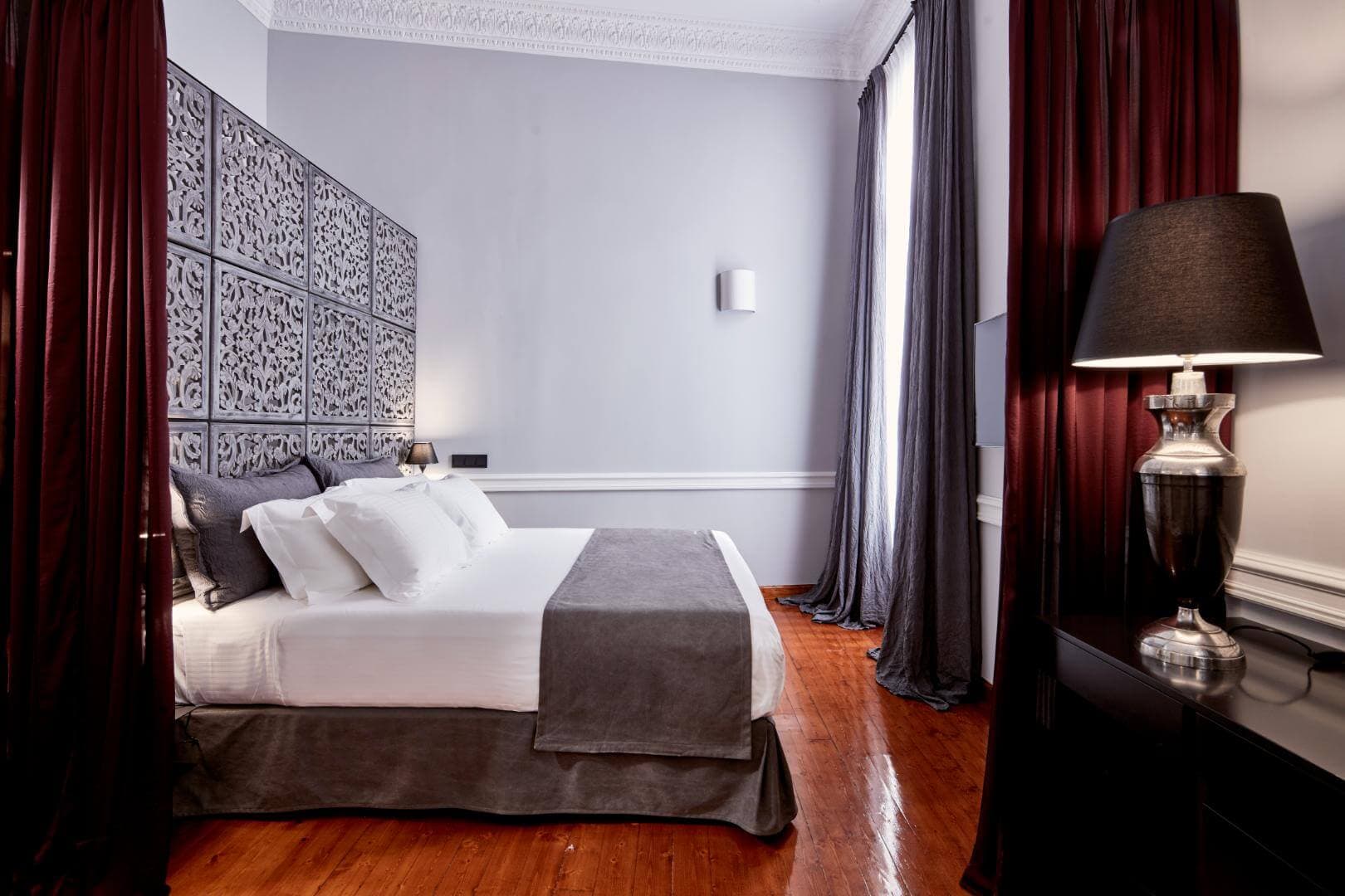 Standard Double Room (Interior Corridor)