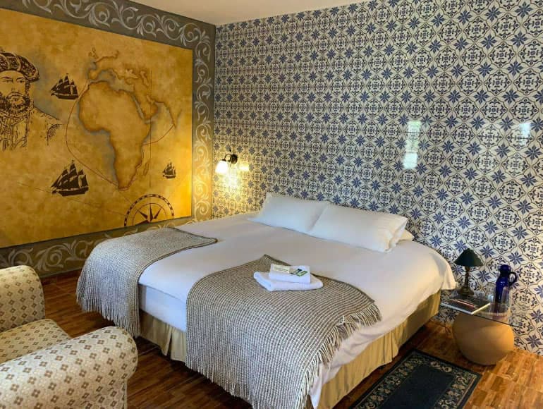 Familiar Suite