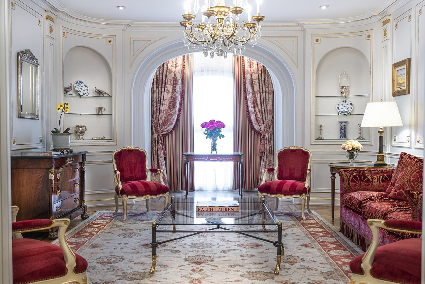 Deluxe Lounge Suite
