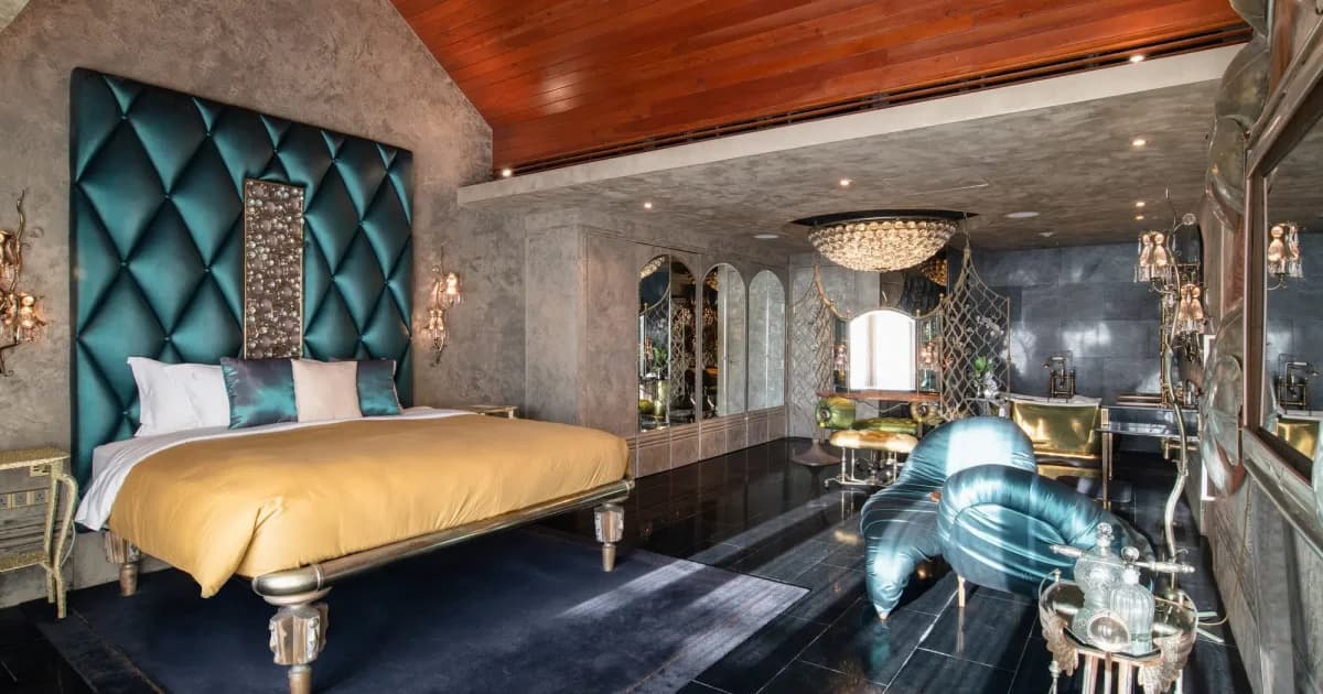 The Boudoir Suite