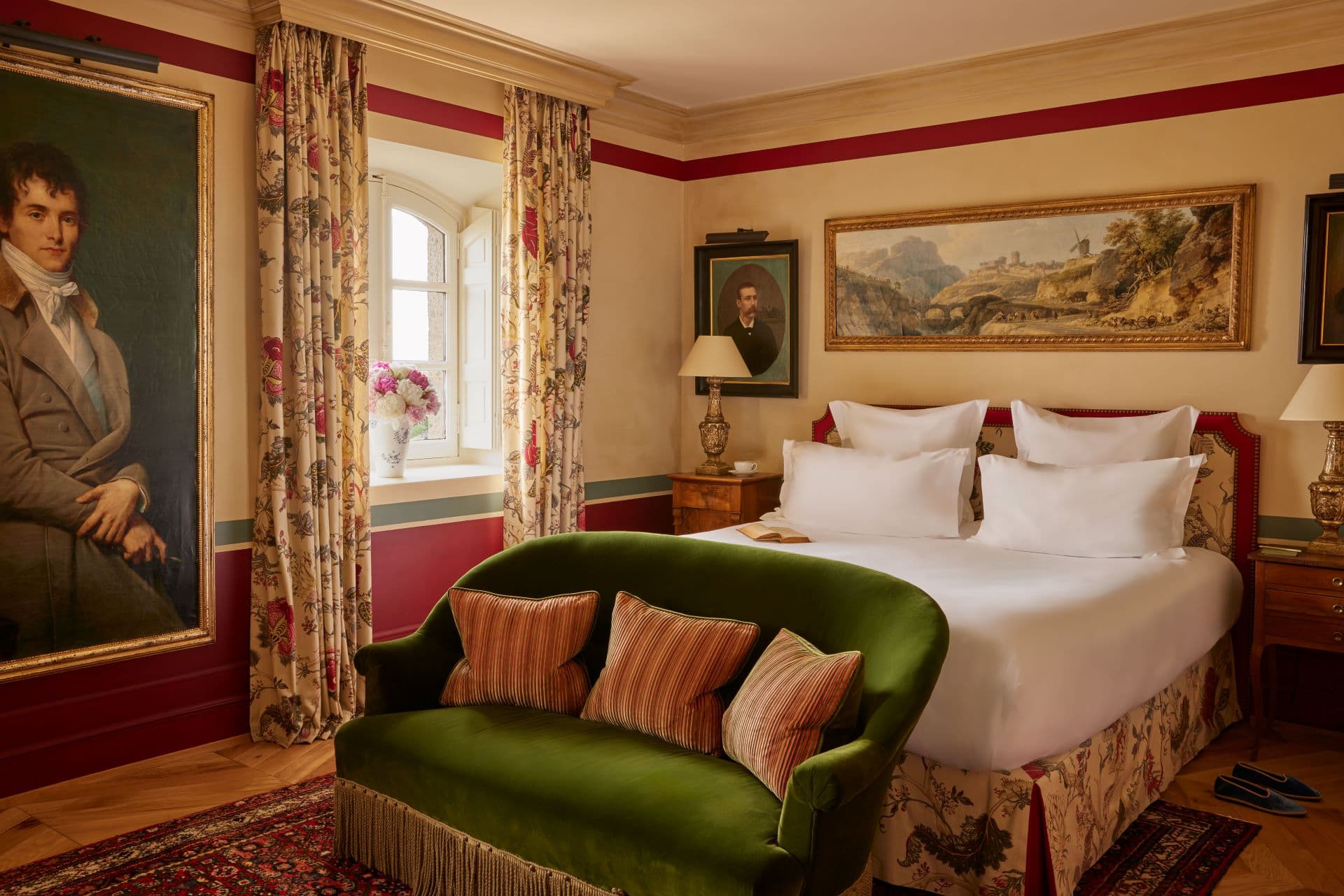 Deluxe Valley Bedroom