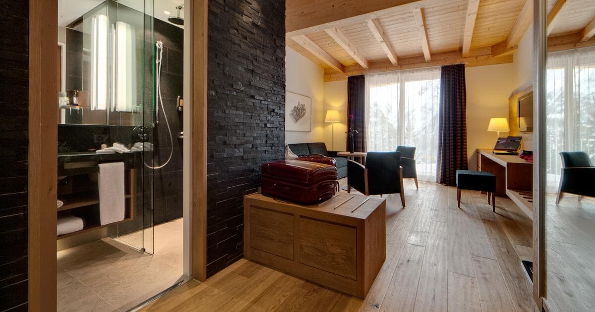 Arven (Larch Wood) Double Room Forest Side