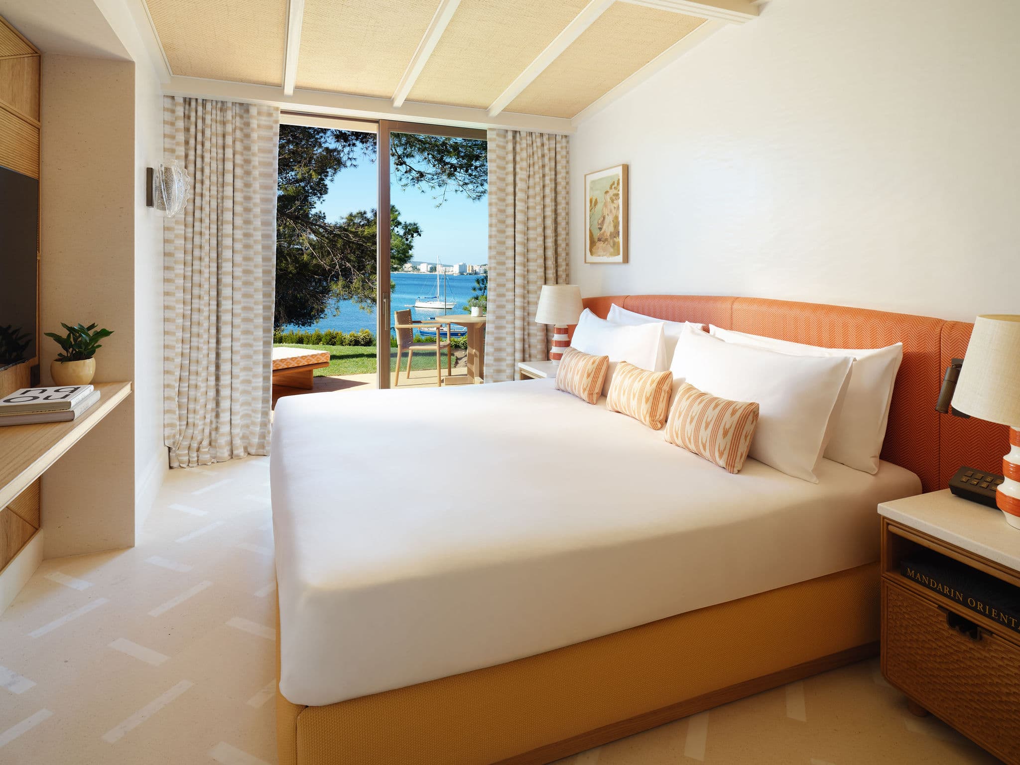 Deluxe Sea View Suite