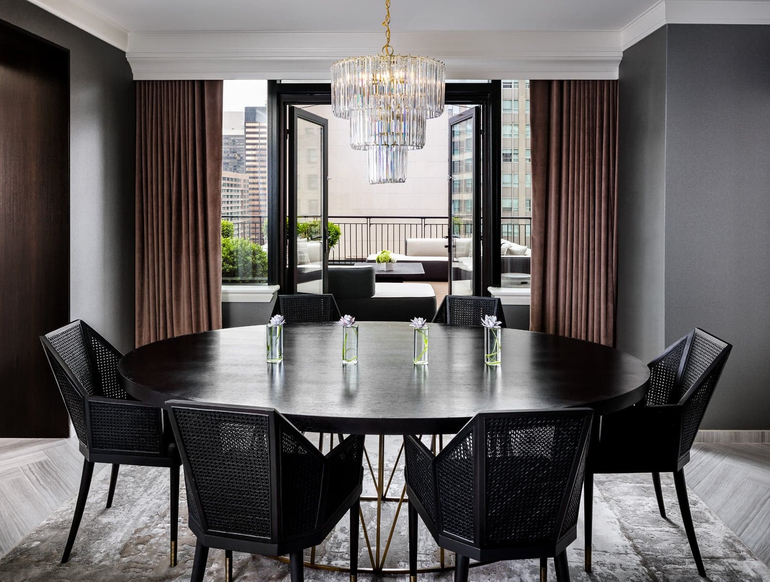 Deluxe King Suite