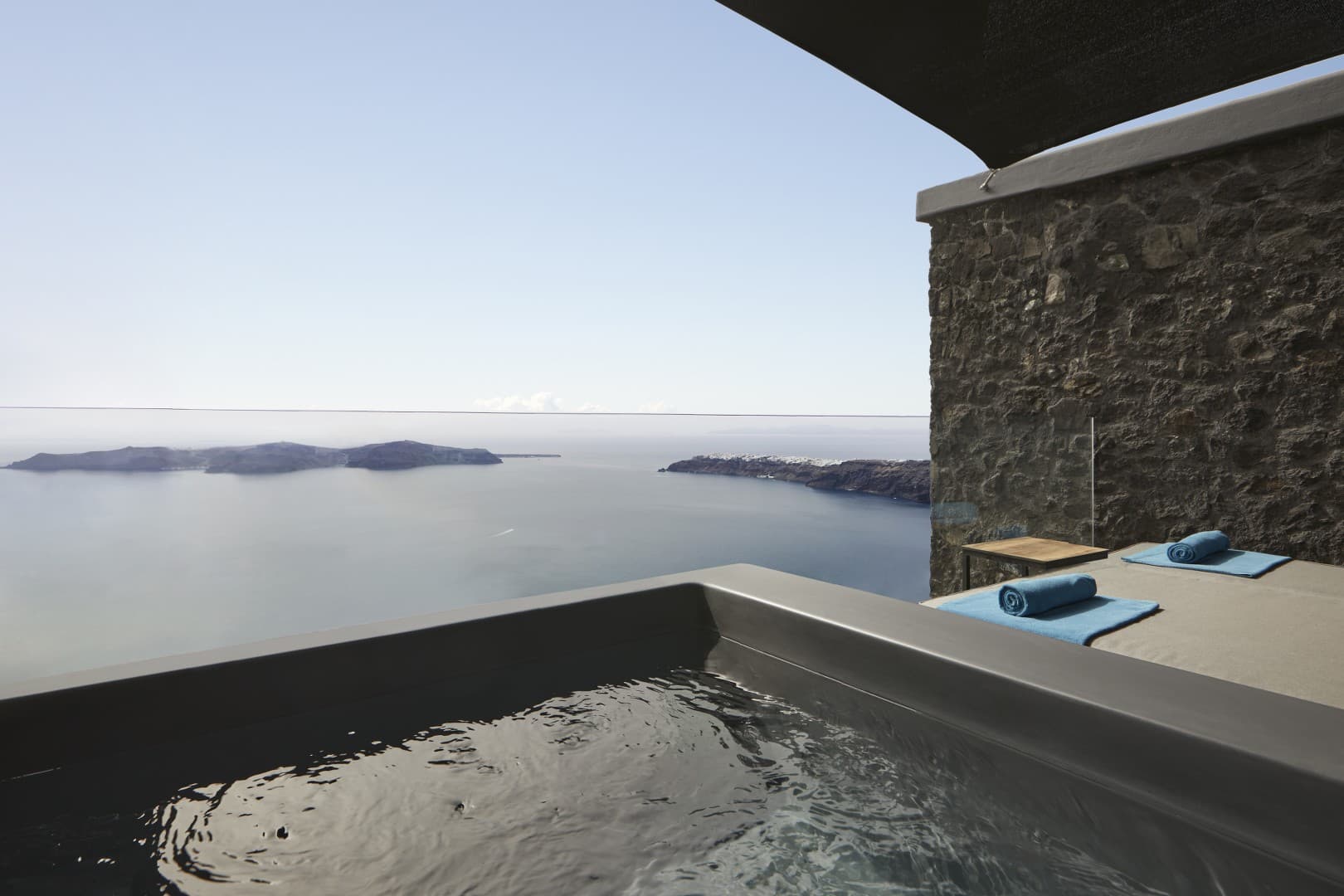 Cave Three Bedroom Villa with Outdoor Hot Tub & Indoor Pool