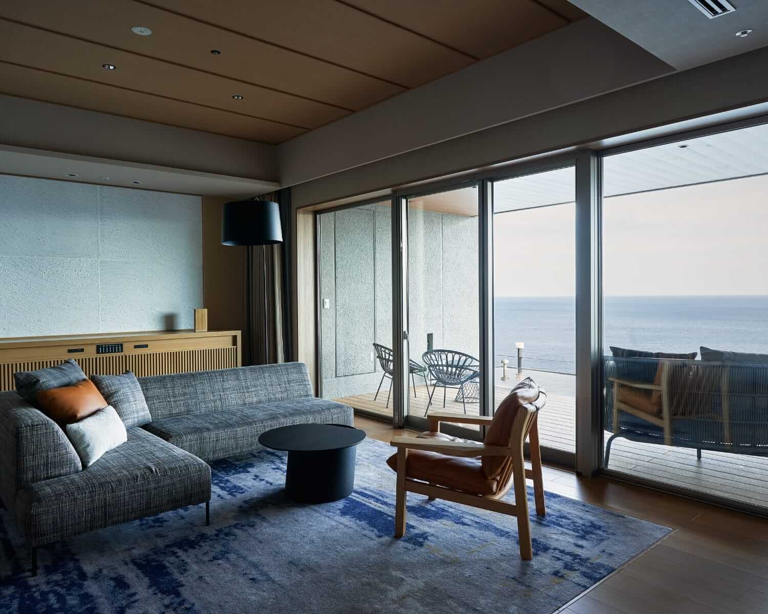 KARAKU Room