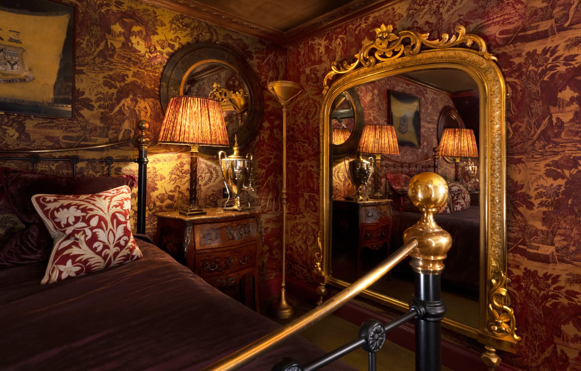Estate Room
