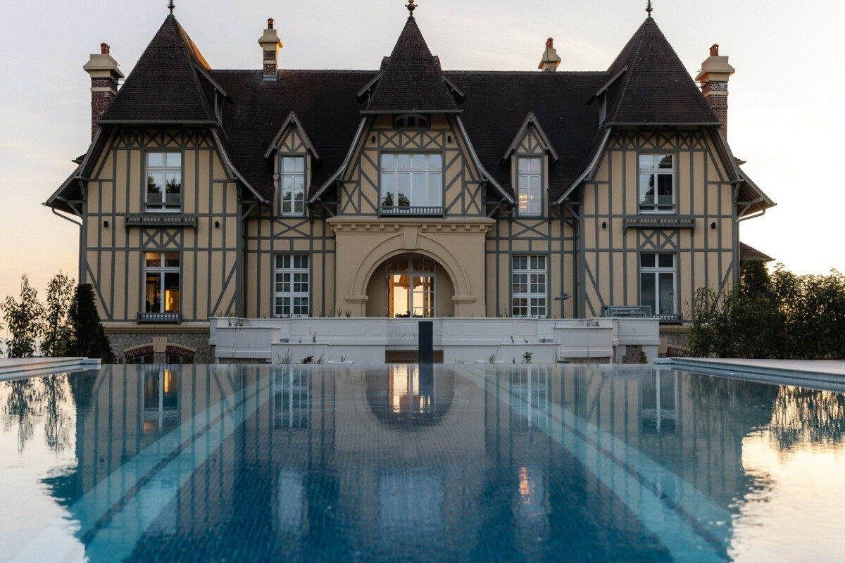 Duplex Suite with Pool View