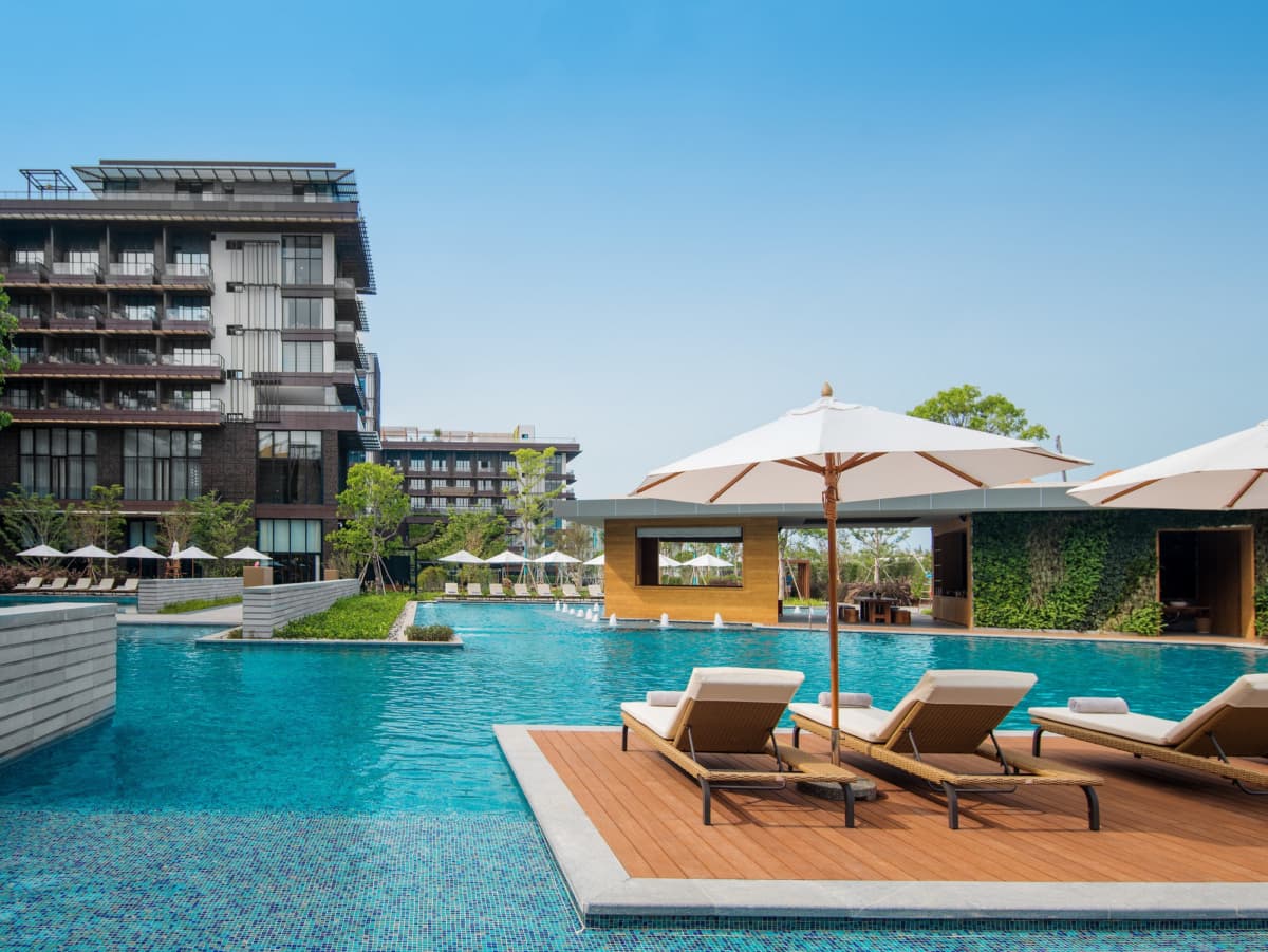 Botanic Pool View Room – King