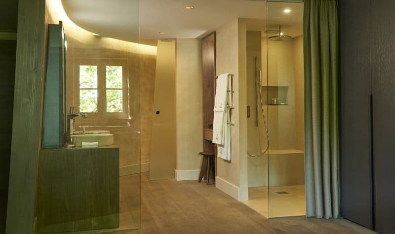 Contemporary Suite (Chai / Wine Cellar)