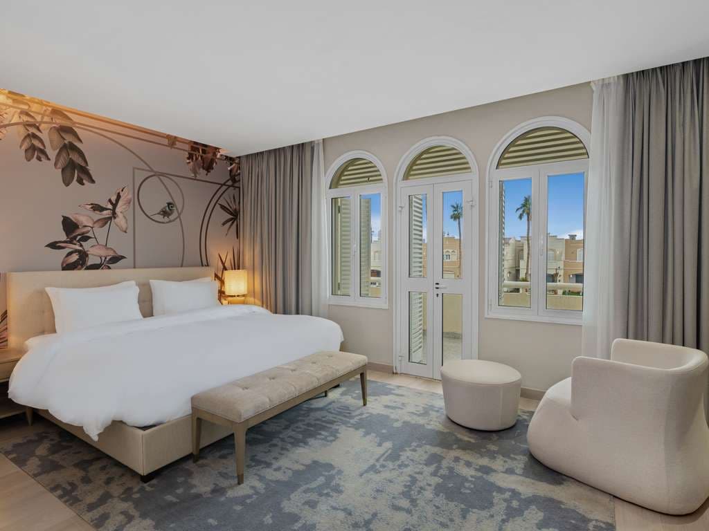 Deluxe Room with King Bed