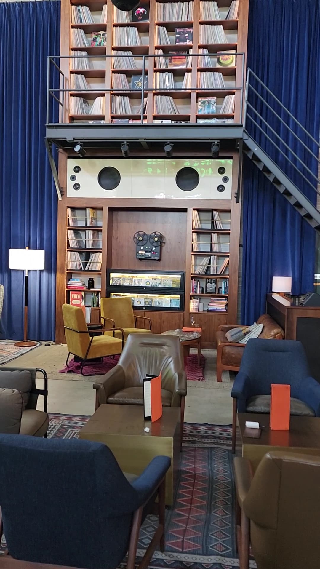 Main Cabin Double Queen