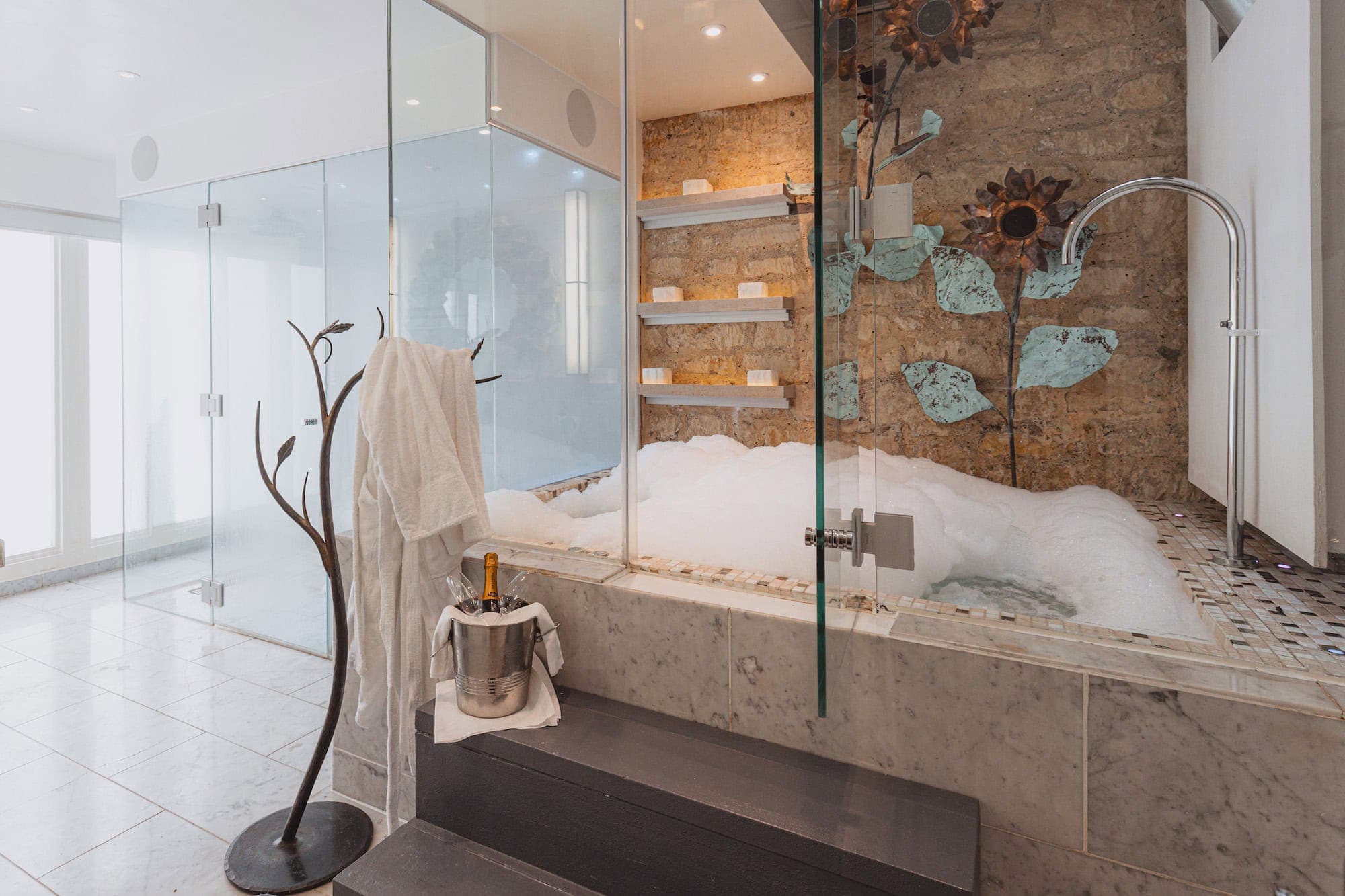 Hideout Suite