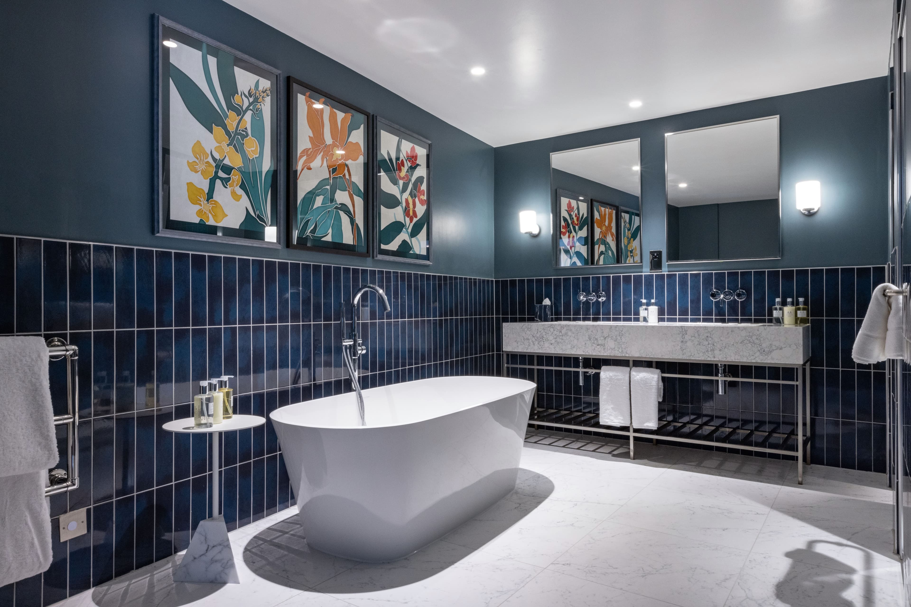 King Bedroom (Contemporary Shoreditch)