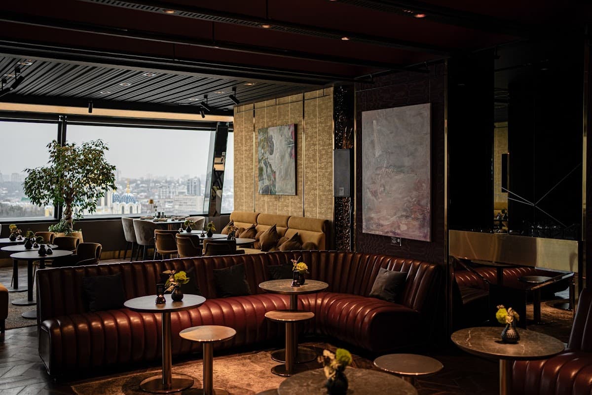 11 Mirrors Rooftop Restaurant & Bar