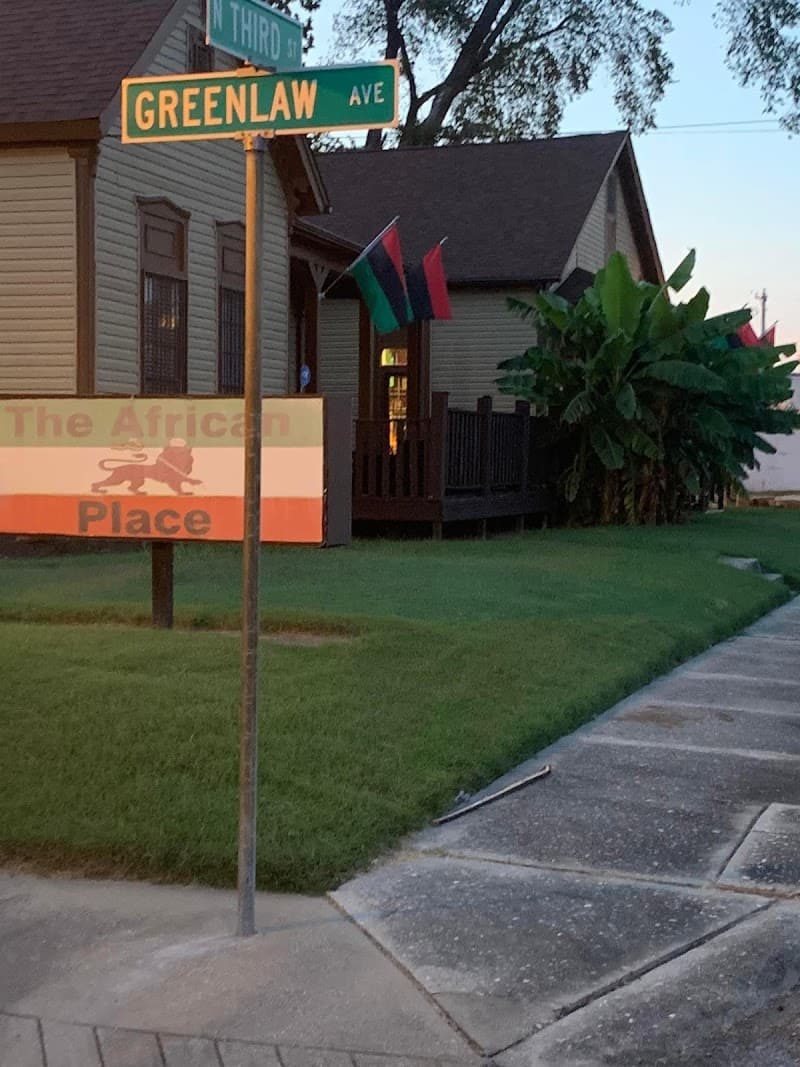 Memphis Jungle Vibes: Greens, Blues & River Views