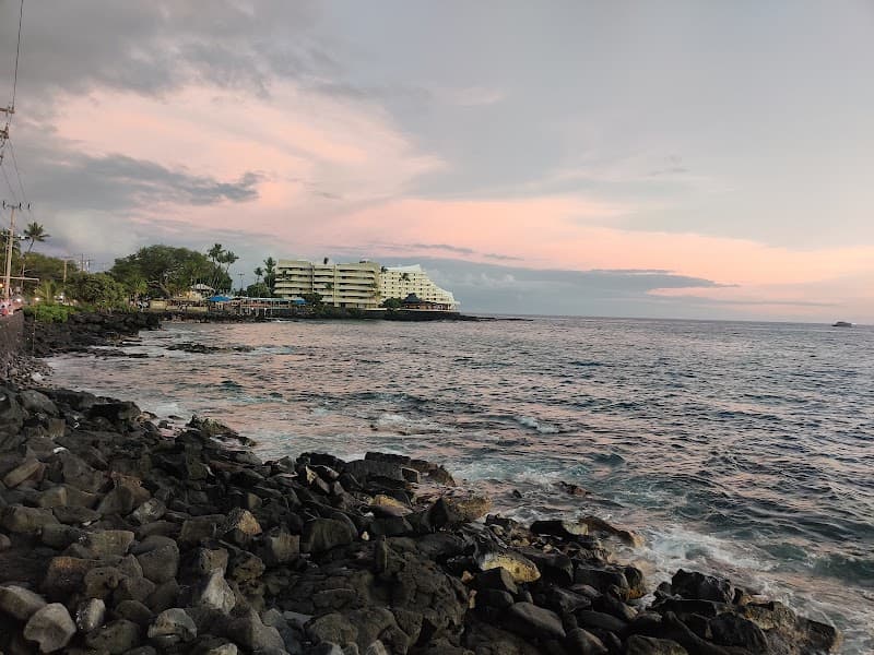 Ali‘i Drive Sunset & Bar Hopping