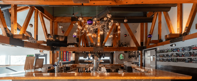 Alibi Ale Works – Incline Public House (for halal-friendly vegetarian/seafood choices)