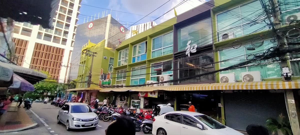 Ari Soi 1-3 Cafes