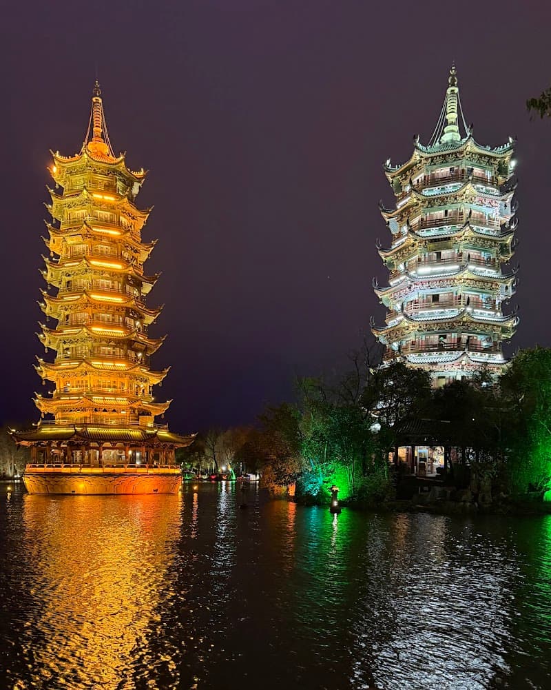 Aroma Tea House Guilin (桂林馨香茶语酒店)