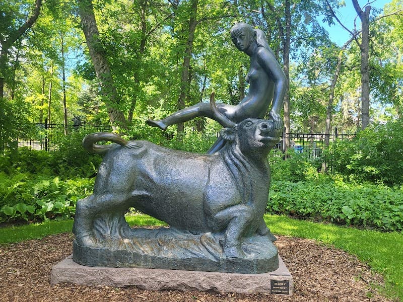 Assiniboine Park (Forest Trails & Leo Mol Sculpture Garden)