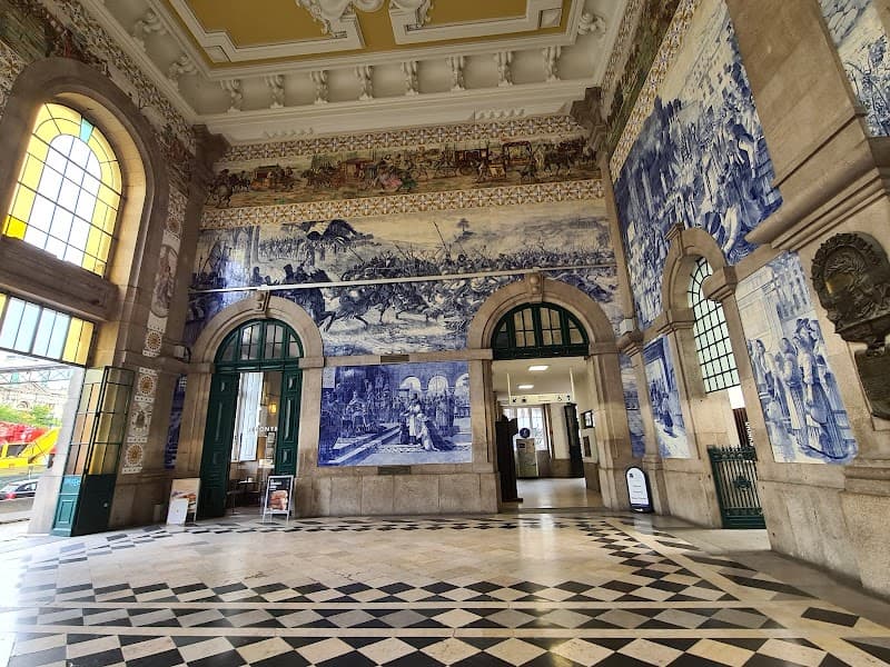 Avenida dos Aliados & São Bento Station