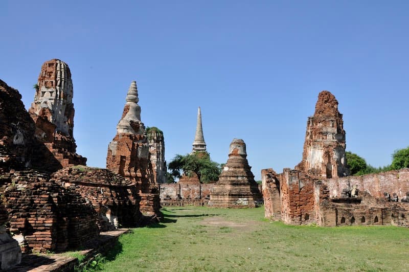 Ayutthaya Historical Park Free-Explore Walk