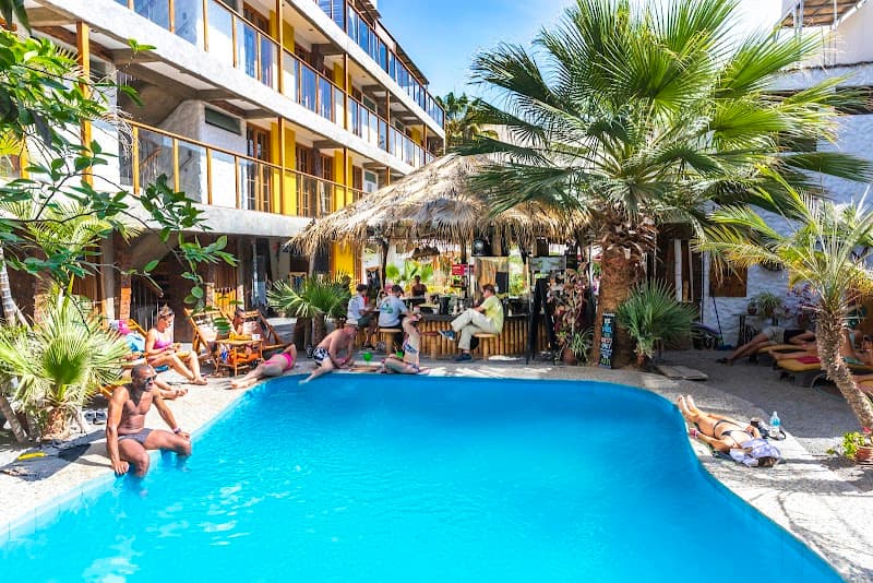 Banana's Adventure Hostel