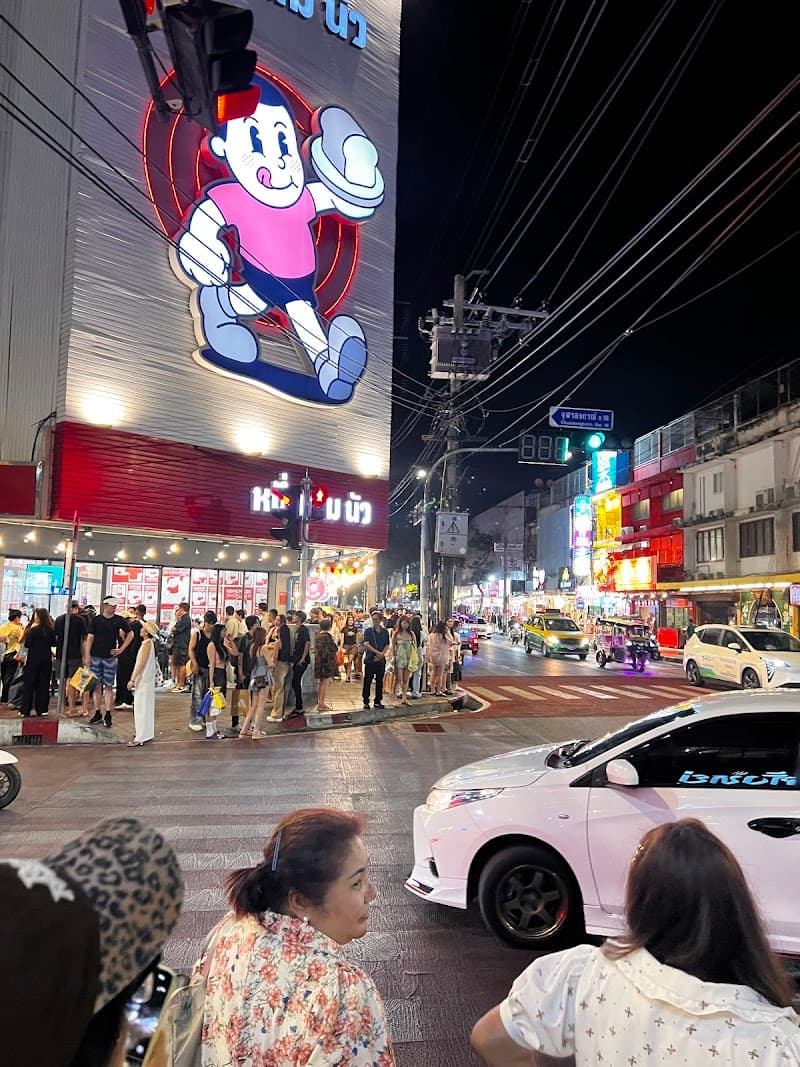 Banthat Thong Road Private Food Tour