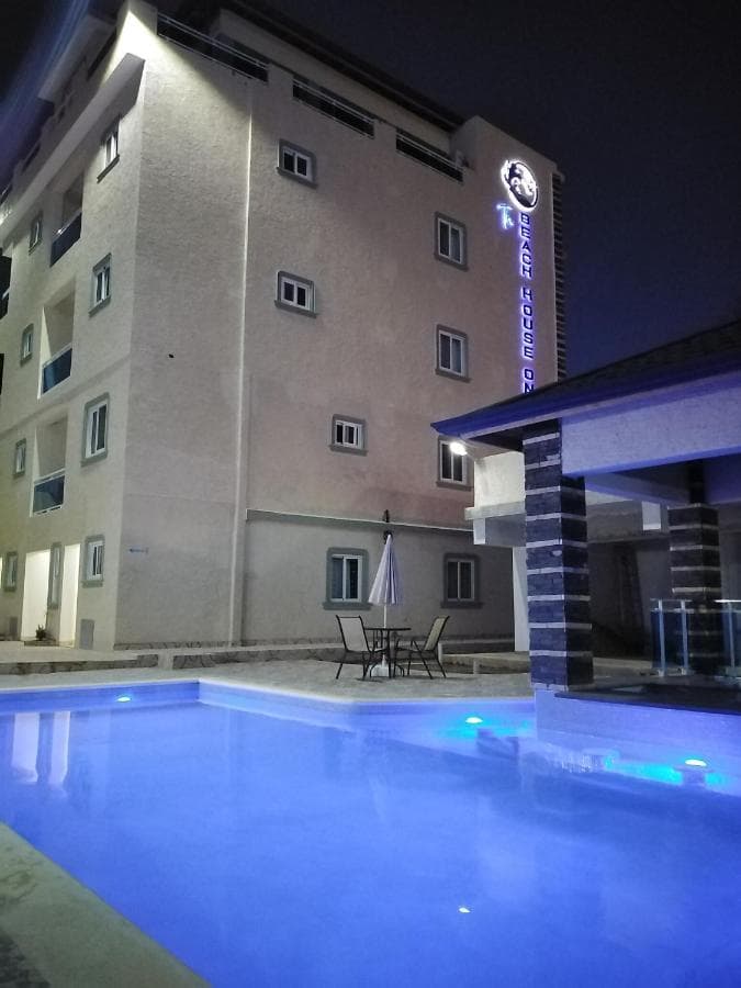 Barefoot Beach Lunch