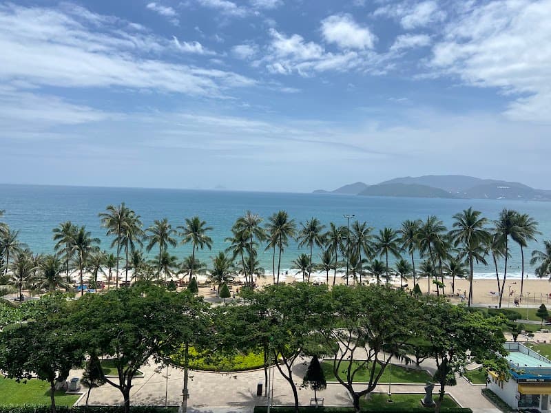 Beachfront Free-Explore Time (Central Tran Phu)