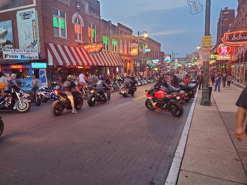 Beale Street Evening Stroll