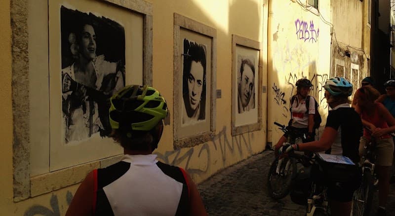 Belém Monuments & Riverside Cycle