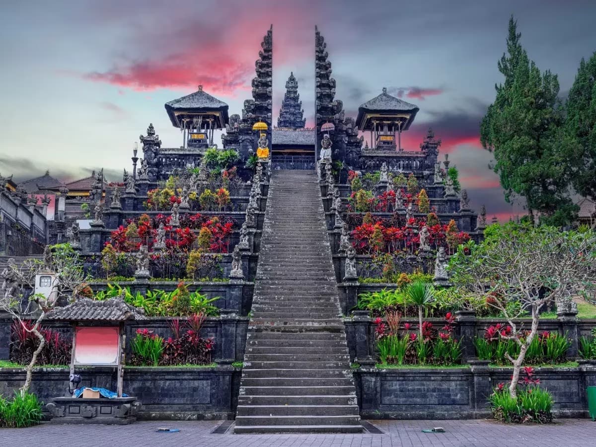 Besakih Mother Temple (Pura Besakih) Pilgrimage