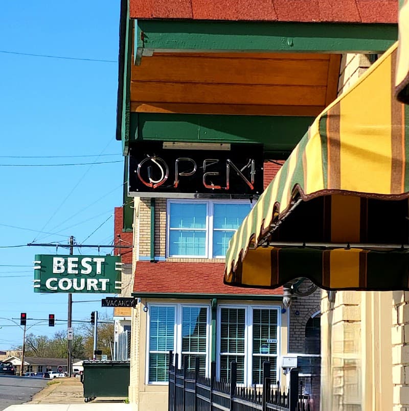 Best Cafe & Bar