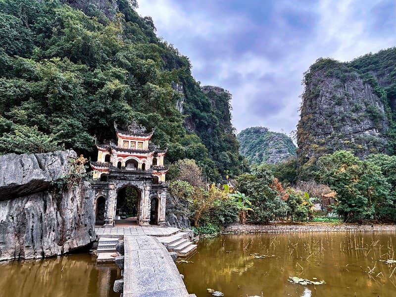 Bích Động Pagoda
